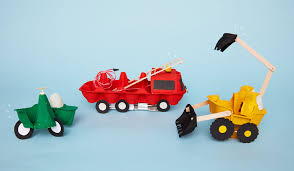 Un ejemplo son los buscadores de internet (algunos buscan únicamente en la web, pero otros lo hacen además en noticias, servicios como gopher, ftp, etc. Que Tienen En Comun Este Camion Volquete Un Camion De Bomberos Y Un Helicoptero Amarillo Verde Y Azul