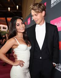 People who liked olivia dejonge's feet, also liked Vanessa Hudgens And Austin Butler Arrive On T Mobile S Magenta Carpet Duirng The Showtime Vanessa Hudgens And Austin Butler Vanessa And Austin Vanessa Hudgens