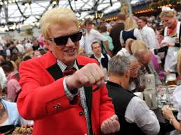 Heino jung is a member of vimeo, the home for high quality videos and the people who love them. Mit Freundlichen Grussen Jetzt Erst Recht Sanger Heino Legt Nach Stars