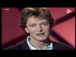 Jean Jacques Lafon Le Geant De Papier Youtube Les Geants Geant Homme Loup