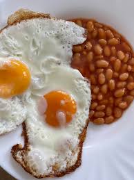 36 years experience general practice. 300 Calorie Breakfast 2 Fried Eggs And 1 4 Tin Of Baked Beans 1200isplenty