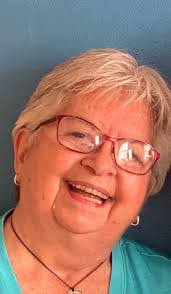 Sandy Linton's Instagram, Twitter & Facebook