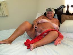 Granny Porn : Comical Porn!