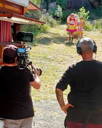 Episode 4 of The Outback Artist Series features Australian Circus legends Lorraine  Ashton and Gary Grant. Characters, show people, artists, family and  committed entertainers. They've shown