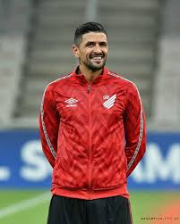 Lucho gonzález is 40 years old (19/01/1981). R3ew5mp6pj8lvm