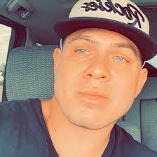 Lorenzo Valdez's Instagram, Twitter & Facebook