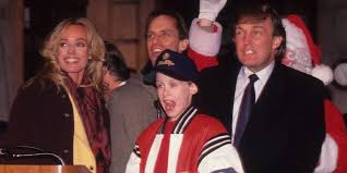 Lost in new york was cut from a canadian television channel's recent broadcasts. Trump Was Cut Out Of Home Alone 2 On Canadian Tv Business Insider