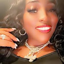 Yolanda Dennis's Instagram, Twitter & Facebook