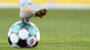 News, transfers, tabellen, ergebnisse, tore und mitteilungen findet ihr bei ft. Bundesliga Gehaltsverzicht Von Fussballern Sport Sz De