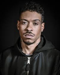 Sean Hutchinson's Instagram, Twitter & Facebook