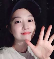 After the success of her 2008 film scandal makers. Park Bo Young Keeps Her Promise With Fans By Making A Surprise Appearance At Haeundae Beach In Busan Koreaboo