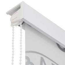 Instead of a curtain that moves back and forth more often than you would like, the roller blind is attached to the ceiling. Shower Roller Blind 100x240 Cm Splash