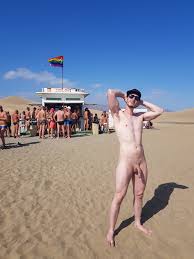 Rob Wilde on X: First time to the infamous Gay Beach and the Dunes of  Maspalomas beach with the porn lads. Had some fun with @MaxenceAngelXXX &  The Bunny. t.coovfPYCNKc1  X
