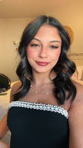 Sadie Flowers's Instagram, Twitter & Facebook