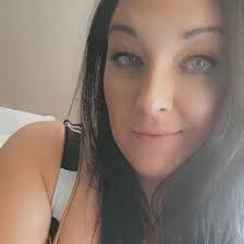 Ashley Cavender's Instagram, Twitter & Facebook