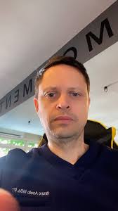 Diferença importante, direta e reta entre dor aguda e dor crônica ‼️, Dor  Aguda: serve para proteger o dano tissular e se caso ocorra esse dano, a  dor aguda serve para dar o tempo necessário para a ...