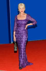 Helen mirren arrives at the 2019 academy awards red carpet. How To Get Helen Mirren S Classy Sexy Style Instyle