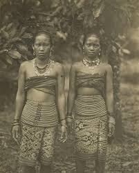 Sepasang Perempuan Dayak Di Barat Kalimantan 1900 Kalimantan Indonesia