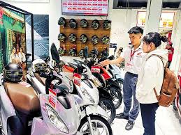 Thị trường xe gắn máy, xe máy điện khởi sắc đón năm học mới - Báo Cần Thơ  Online