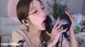 ASMR_酥酥学姐_金丝眼镜的舔耳温柔的舔舐