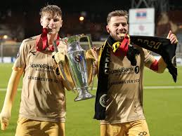Klubben spiller sine hjemmekamper på aspmyra stadion og er regjerende seriemester etter at klubben i 2020 som første nordnorske lag vant eliteserien i fotball for menn. Bodo Glimt Fotball Bodo Glimt Bekrefter Bud Pa Kasper Junker Na Avslorer Han Avtale Med Klubben