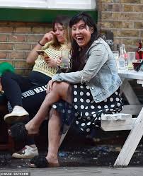 The sun revealed that the actress, who has played kat slater in the hugely. Eastenders Jessie Wallace Cradles Two Drinks And Puts On An Animated Display At The Pub Newsopener