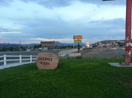 Jackpot community church yakınında bulunan cactus petes resort & horseshu hotel, casino, ortak dinlenme salonu, golf kursları sunmaktadır. Cactus Petes Is Right Above The Jackpot Rock Picture Of Cactus Petes Resort Casino Jackpot Tripadvisor