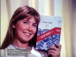 🎶 L'assorbente LINES LADY con adesivo lungooo 😆 La voglio come suoneria!  🤣 (Era il 1979 📺) #lineslady #assorbenti #mestruazioni #ciclomestruale  #anni70 #spotanni70 #pubblicitàanni70 #pubblicitàvintage #tuttospot80  #tisbloccounricordo #lines ...
