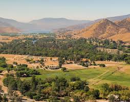 View tripadvisor s 7 unbiased reviews and great deals on vacation rentals in kernville ca and nearby. 12869 Sierra Way Kernville Ca 93238 Mls Ml81725600 Redfin