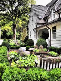 Cafe Design The Nashville Home Of Designer Jeannette Whitson Cottage Garden Pea Gravel Patio Beautiful Gardens