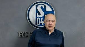 Den entscheidenden treffer für die gäste erzielte der eingewechselte jan thielmann in der nachspielzeit. Schalke 04 Name Christian Gross As Coach Number 4 Of The Season As Com