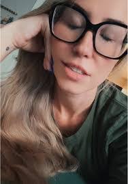 Alyssa Petry's Instagram, Twitter & Facebook