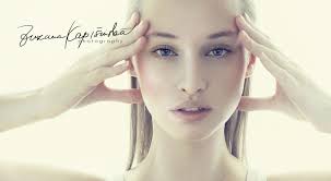 Fashion story @eva.hriesne.dobra Photographer: @lukaskimlicka Styling:  @miroslavadanielova Make-up: @tomasvida.makeup