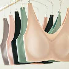 まるで『着るスキン』？ ガチで透けない？ ユニクロの下着、進化が止まりません！ - LOCARI（ロカリ）