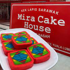 Free tasting provided so you can pick your favorite flavors! Mira Cake House Kl 100 Pure Butter Churn Kek Lapis Roll Shopee Malaysia