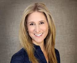 Lynne Hook's Instagram, Twitter & Facebook