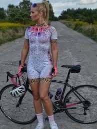 Pin Von Norden Billund Auf Women Cyclist Plus Madchen Auf Fahrradern Radfahren Madchen Frauen Fahrrad