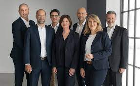 His father, matinee idol oscar beregi sr., had. 25 Jahre Hello Bank Pionier Und Marktfuhrer Im Online Brokerage Punktet Bei Kundenzufriedenheit Hello Bank Presse Portal