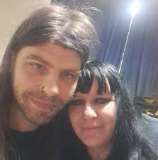 This the most random question but does anyone know anywhere that sells  mince meat that doesn't come in that ridiculous vacuum sealed  packaging...if fed up of it! 😭😂 Thanks