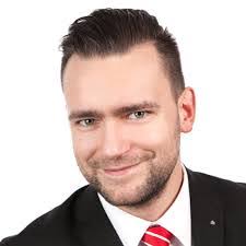 Dennis Czerwinski's Instagram, Twitter & Facebook