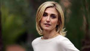 L'infectiologue y a donné son avis sur la situation sanitaire et expliqué que le retour à la normale n'était pas. Julie Gayet Je Ne Suis Pas Enceinte Ladepeche Fr