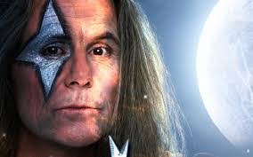 Chris Bays's Instagram, Twitter & Facebook