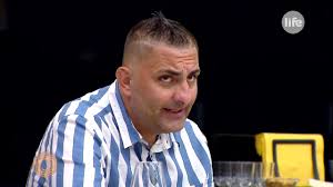 Zsolti (45) és felesége, valamint gyermekeik is megfertőződtek, jelenleg otthon vannak karanténban. Gaspar Gyozo Az Adocsalas Vadja Miatt A Zart Osztalyt Is Megjarta Youtube