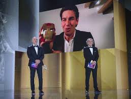 Personal life mario casas, has 4 siblings. Mario Casas Se Alza Con El Goya A Mejor Actor Protagonista Premios Goya 2021
