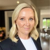 Amanda Feehan's Instagram, Twitter & Facebook