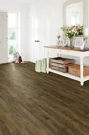 The Natural Color And Wide Planks Of Our Downs Castle Oak Hardwood Floor Will Give Your Home A Farmhouse Feel When Paired Flooring Oak Hardwood Flooring Decor