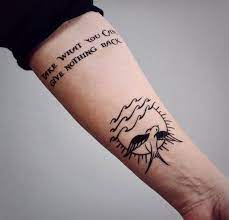 Pirate tattoos symbolize free spirit and strong will. Jack Sparrow Inspired Pirates Of The Caribbean Wrist Temporary Tattoo Caribbean Inspired Boas Ideias Para Tatuagem Tatuagens Retro Tatuagem