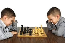 Resultado de imagen de niños jugando al ajedrez