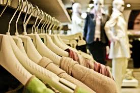 1800 entreprises commerciales, exploitant 2471 points de vente participent à la saison des soldes d'hiver 2016 qui a débuté le 30 janvier et doit se les points de vente ont affiché des soldes variant de 20 à 70% pour atteindre 80% dans les grandes surfaces. Metz Lorraine Sur Tout Metz Com