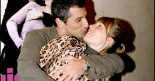 He is a producer and actor, known for que le meilleur gagne (1991), ombre et lumière (2001) and mes pires potes (2000). Nagui Fou Amoureux De Melanie Des Que Je L Ai Vue J Ai Ete Sous Le Charme Puretrend
